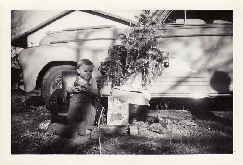 Charles Wesley Turner Xmas, 1944, age 15 months.jpg